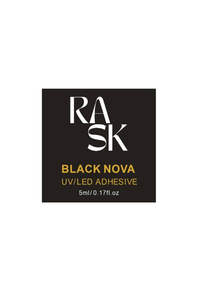 RASK BLACK NOVA liima toimii kaikkien UV / Led valojen kanssa. Tämän liiman kanssa on ilo työskennellä, koska se kovettuu salaman nopeasti vain 0,5 sekunnissa. Liimasidoksen kesto jopa 7-8 viikkoa. Säilyy avaamattomana 1 v ja avattuna 2 kk hyvin säilytettynä.